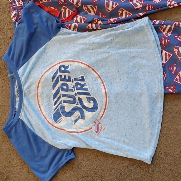 Juniors SUPERGIRL pajamas Tee & Pants Size Large. EUC - Picture 2 of 5